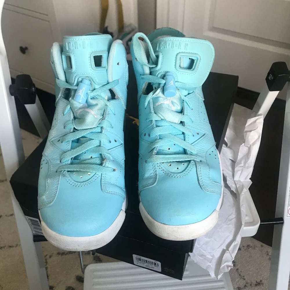 Jordan 6 - Picture 2 of 6